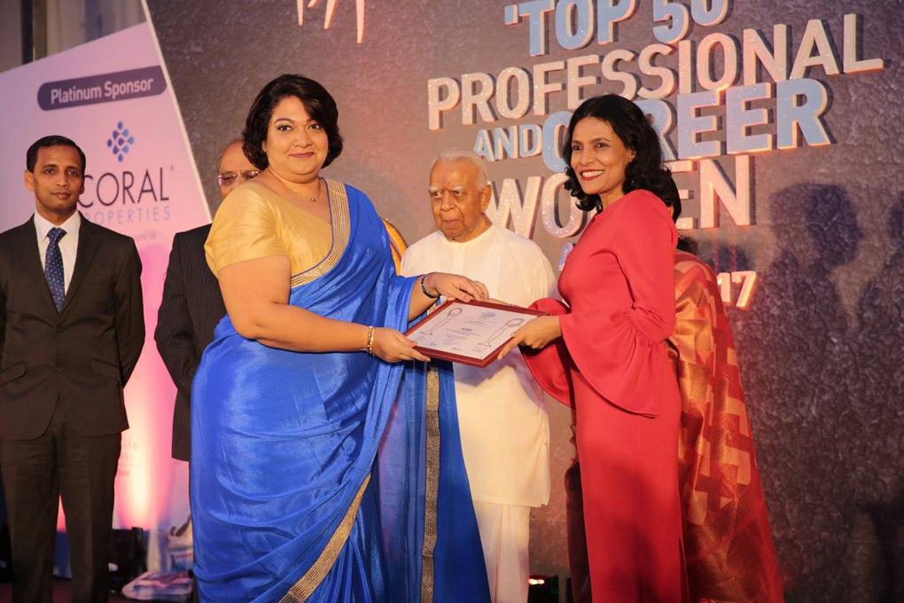 Caryll Van Dort – Group Director of MSLGROUP Sri Lanka receiving the Silver award in the Advertising category as an acknowledgement for her leadership in this field at the Professional Career Women Awards organized by Women in Management