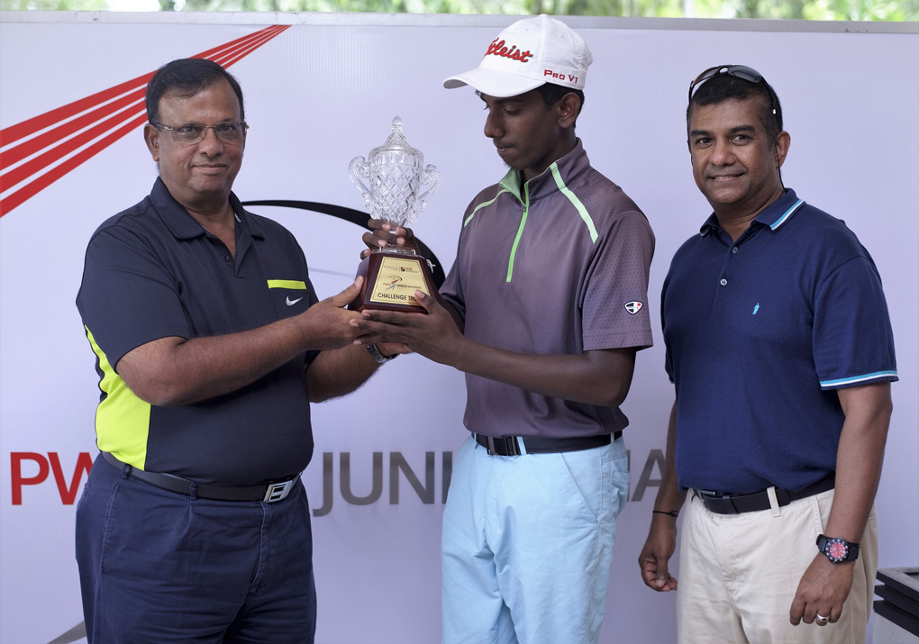 Trophy-Winner-with-Prabodha.jpg