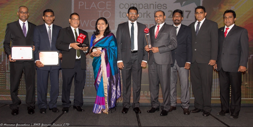 The HNB Grameen Team with the Awards