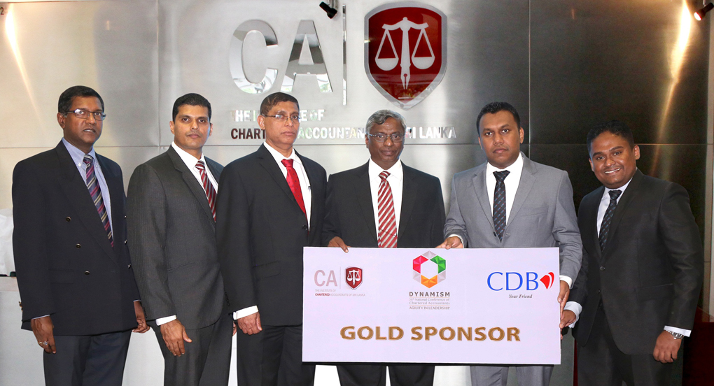 CDB’s Senior Assistant General Manager – Marketing Mr. Darshana Jayasinghe and Deputy General Manager Mr. Hasitha Dassanayake exchanging the sponsorship cheque with CA Sri Lanka’s President Mr. Lasantha Wickremasinghe, Vice President Mr. Jagath Perera, National Conference Committee Chairman Mr. Tishan Subasinghe and CEO Mr. Aruna Alwis.