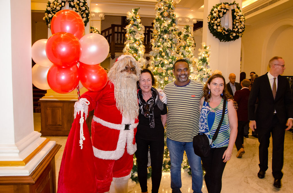Santa-Clause-with-guests.jpg
