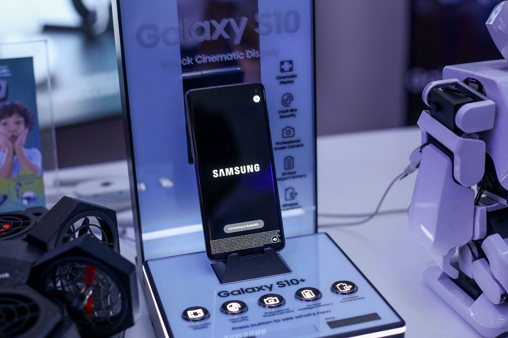 Image of a Samsung Galaxy S10
