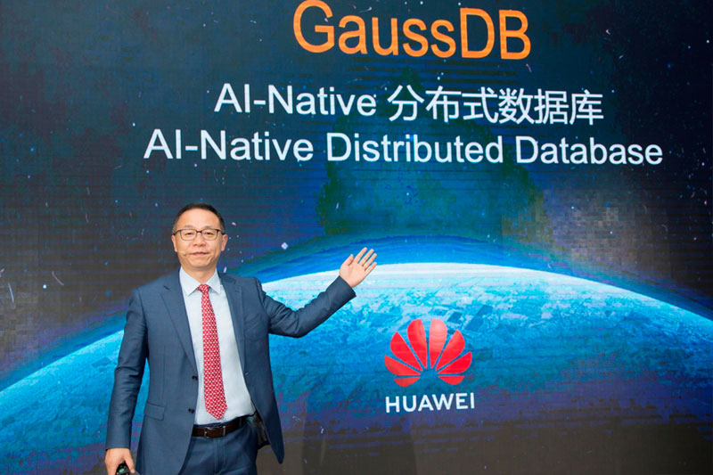David-Wang-Huawei-Executive-Director-of-the-Board-and-President-of-ICT-Strategy--Marketing-launches-the-AI-Native-database