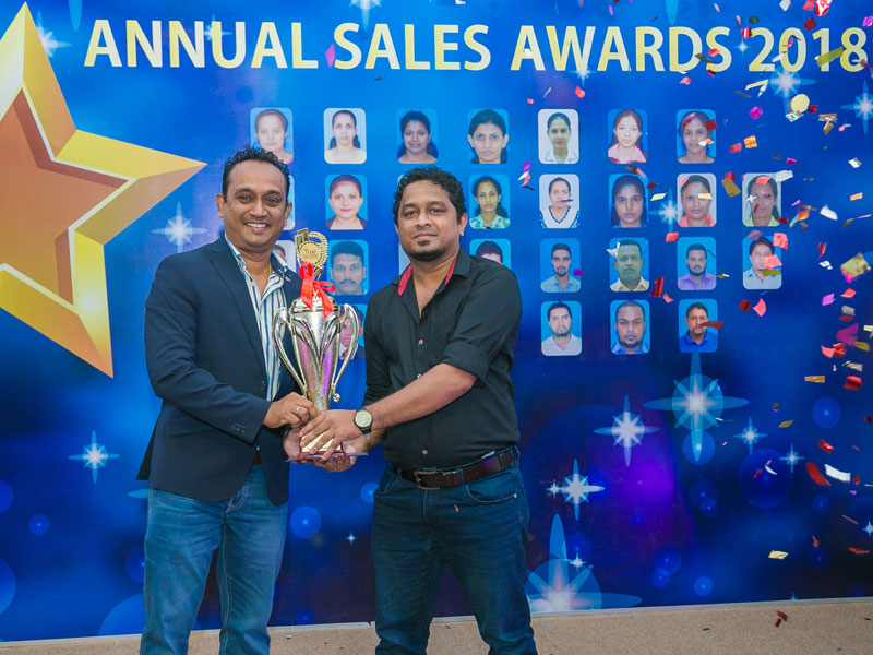 An-Evening-of-Star-Studded-Sales-Awards-by-Lanka-Hospitals-Diagnostics An-Evening-of-Star-Studded-Sales-Awards-by-Lanka-Hospitals-Diagnostics