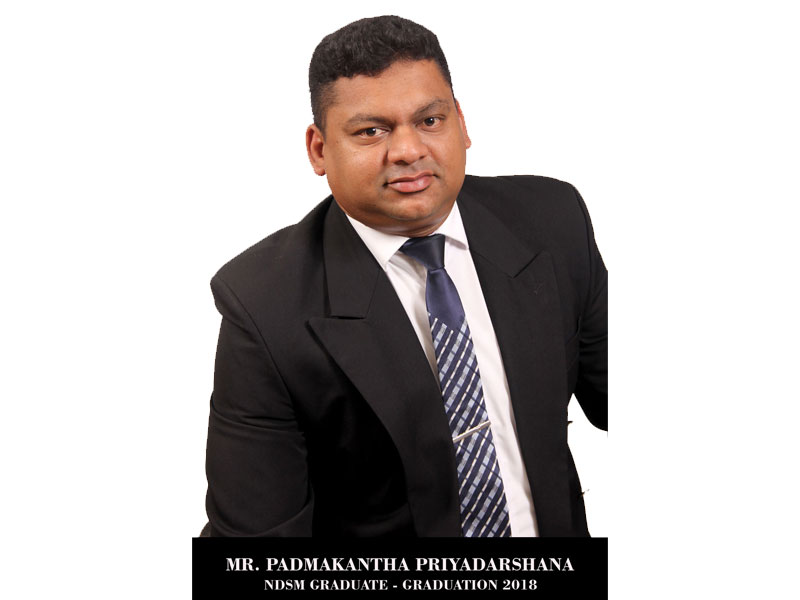 SLIM-NDSM-GROOMS-THE-CONFIDENCE-OF-SALES-PROFESIONALS SLIM-NDSM-GROOMS-THE-CONFIDENCE-OF-SALES-PROFESIONALS
