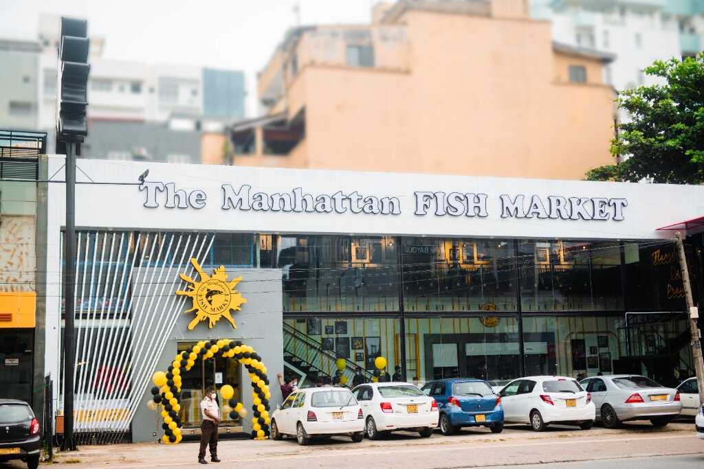 The-New-Manhattan-FISH-MARKET-Flagship-store.jpg