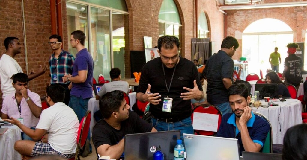1-Teams working at Startup Weekend