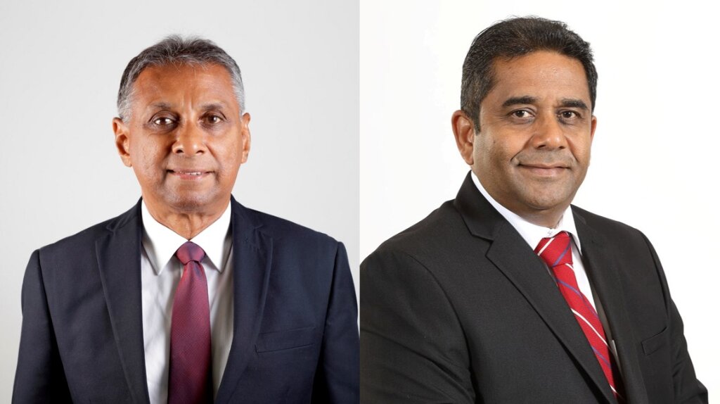 Ravi Dias - Chairman of Seylan Bank (left) , Kapila Ariyaratne - DirectorCEO of Seylan Bank (right)