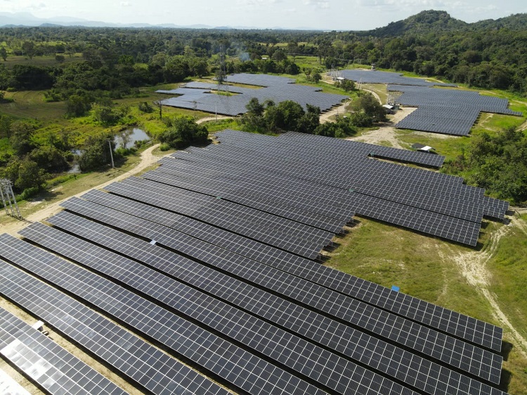 PHOTO-03-Arial-view-of-the-Mahiyanganaya-solar-power-project.jpeg