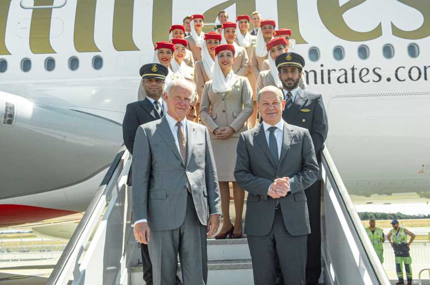 Emirates welcomes Chancellor Olaf Scholz on board its newest A380 (LBN Fill)