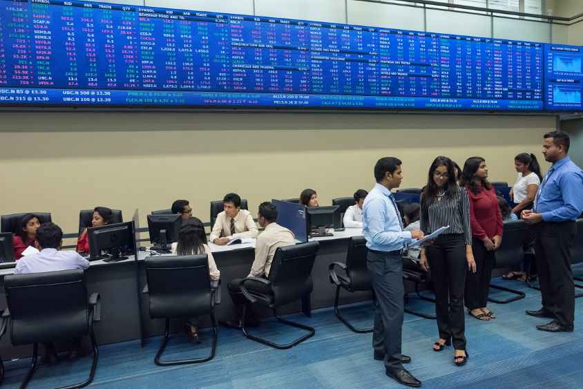 Trading-floor-LBN.jpg