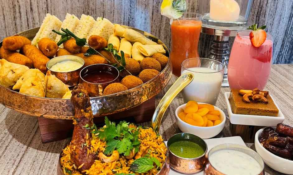 Delicacies-offered-at-the-sumptuous-Buffet-with-a-variety-of-Fresh-Juices-Spring-Rolls-Samosa-Congee-Healthy-Salads-and-Dates-LBN.jpg