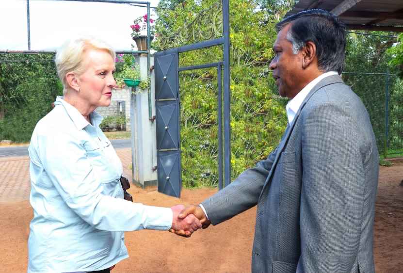 Representative of WFP Sri Lanka, Abdur Rahim Siddiqui greeting Cindy McCain (LBN)