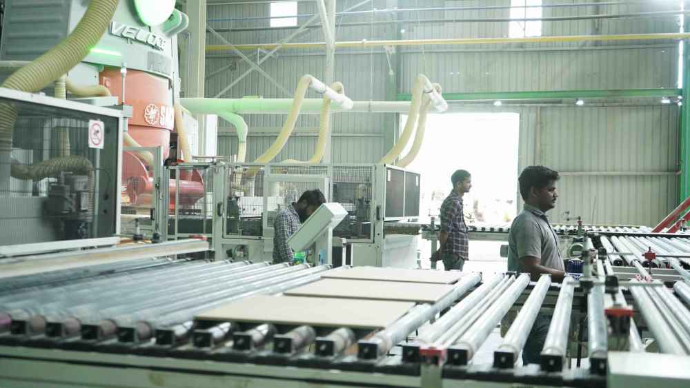 Production-process-underway-at-Macktiles-Lanka-manufacturing-plant-in-Bandaragama-LBN.jpg