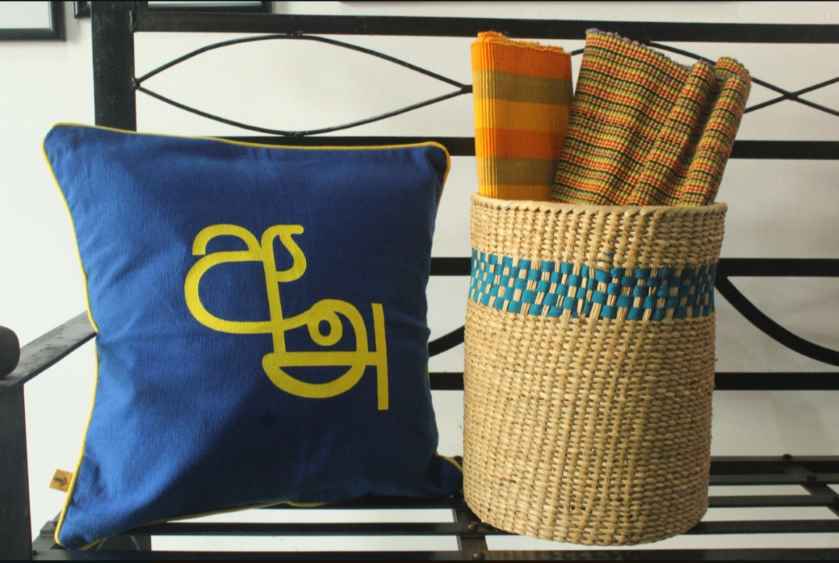 Selyn_NavyBlue&Yellow_CushionCovers (LBN)