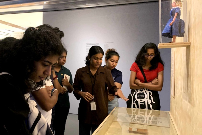 Exhibition Tour by a Visitor Educator_Courtesy MMCA Sri Lanka 2024 (LBN)