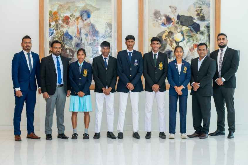 5 athletes with CBL Foods representatives (LBN) 5 athletes with CBL Foods representatives (LBN)